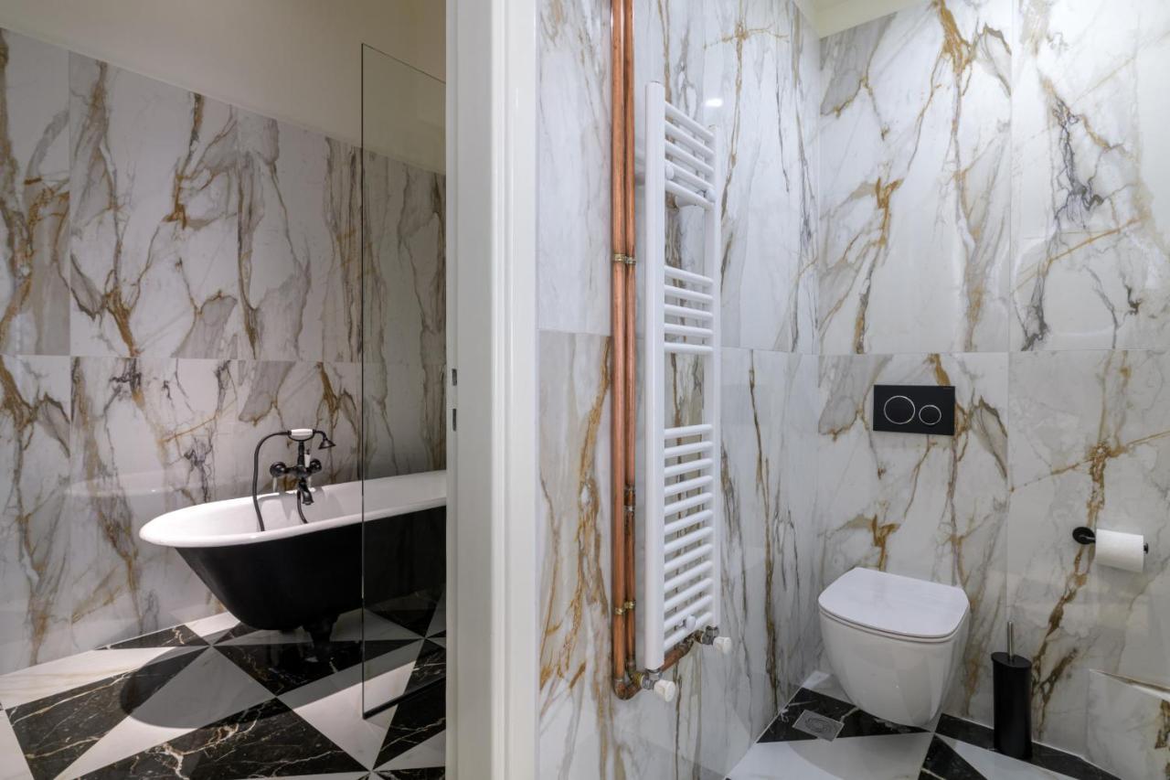 شقة 3Bdr Modern Design & Bright Interiors In Plaka أثينا المظهر الخارجي الصورة