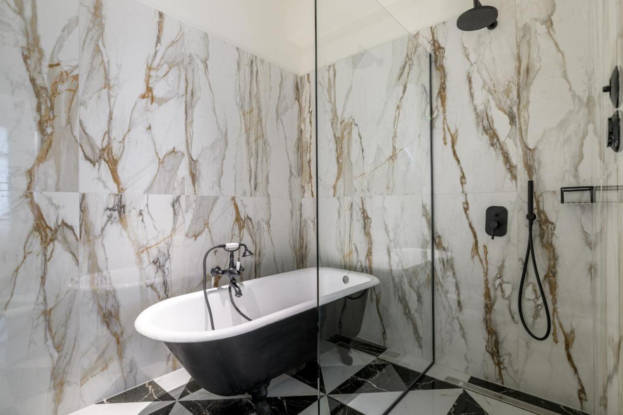 شقة 3Bdr Modern Design & Bright Interiors In Plaka أثينا المظهر الخارجي الصورة